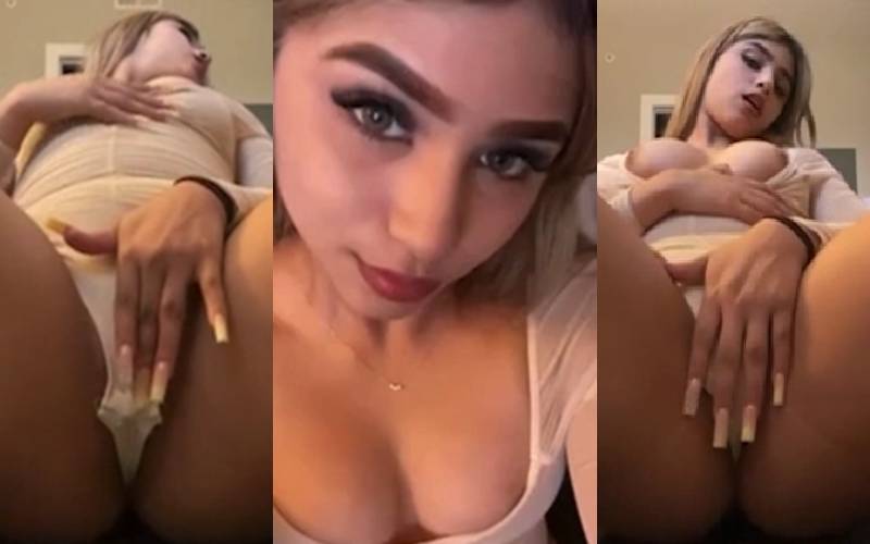 Gialover Pussy Play Video
