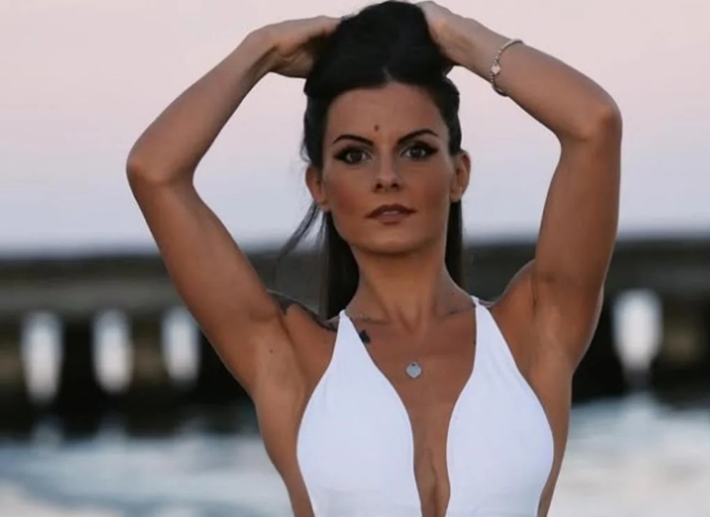 Elena Maraga Showing Off Sexy Body Video